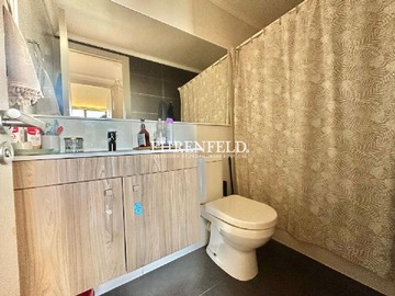Baño de pasillo.