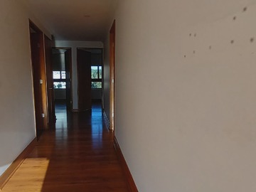 Pasillo hacia dormitorios desde sala de estar