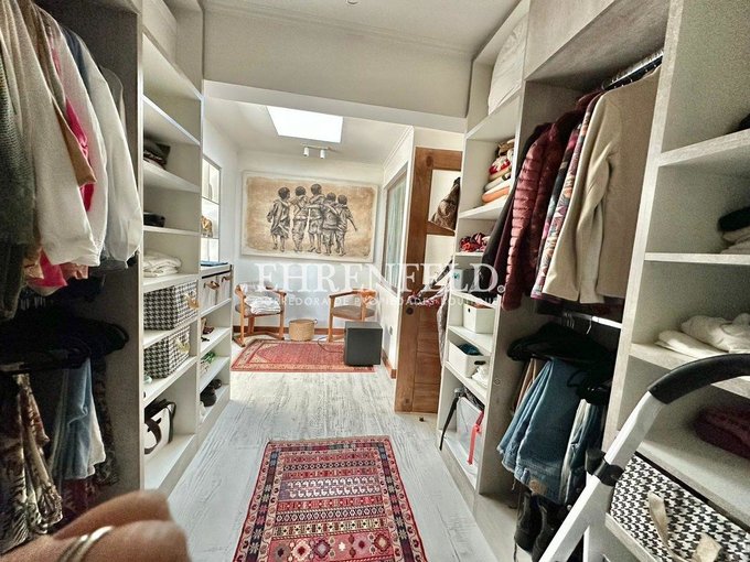 Walk in closet dormitorio de segundo piso.