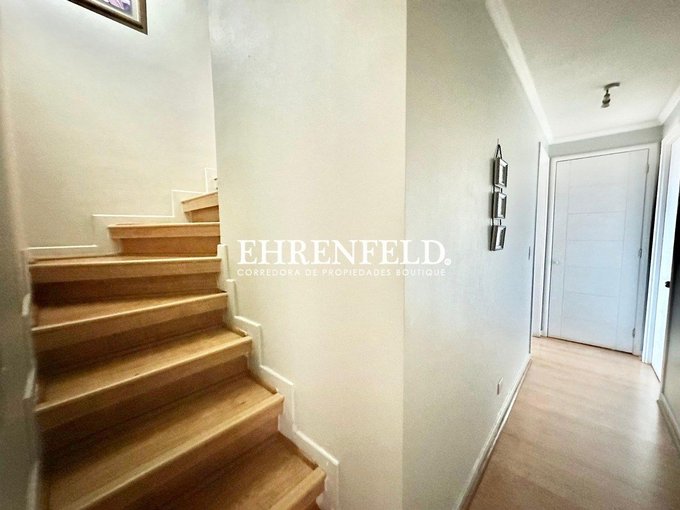 Acceso segundo piso.