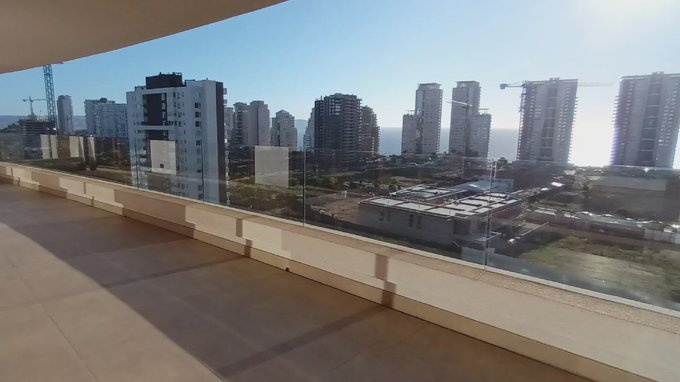 Amplia terraza orientación poniente