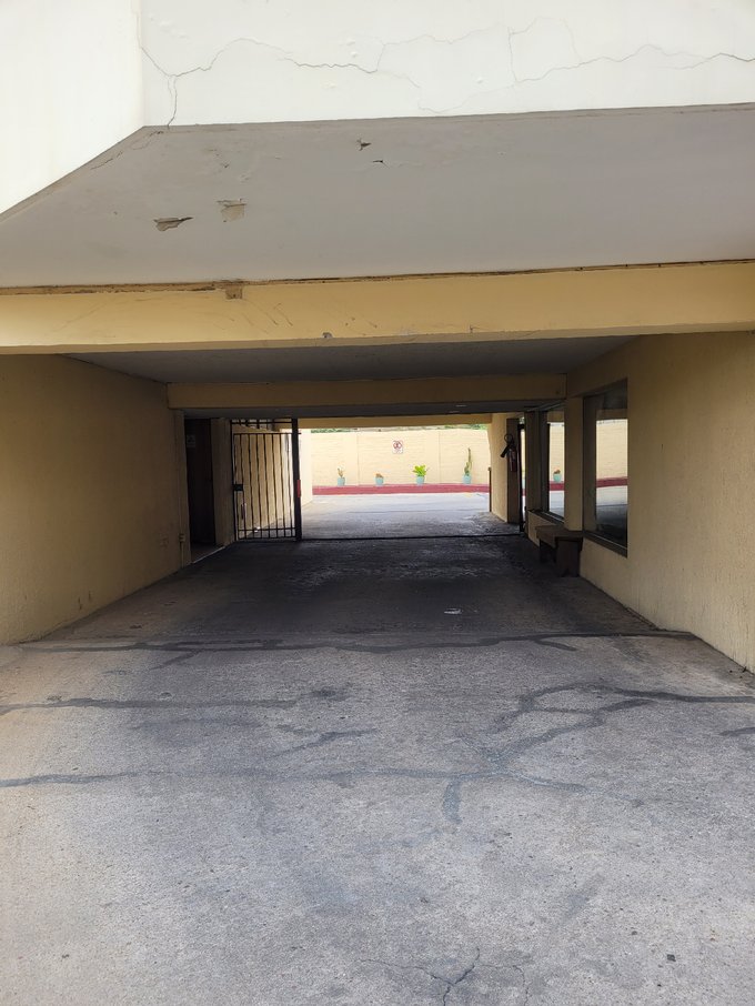 ENTRADA ESTACIONAMIENTO