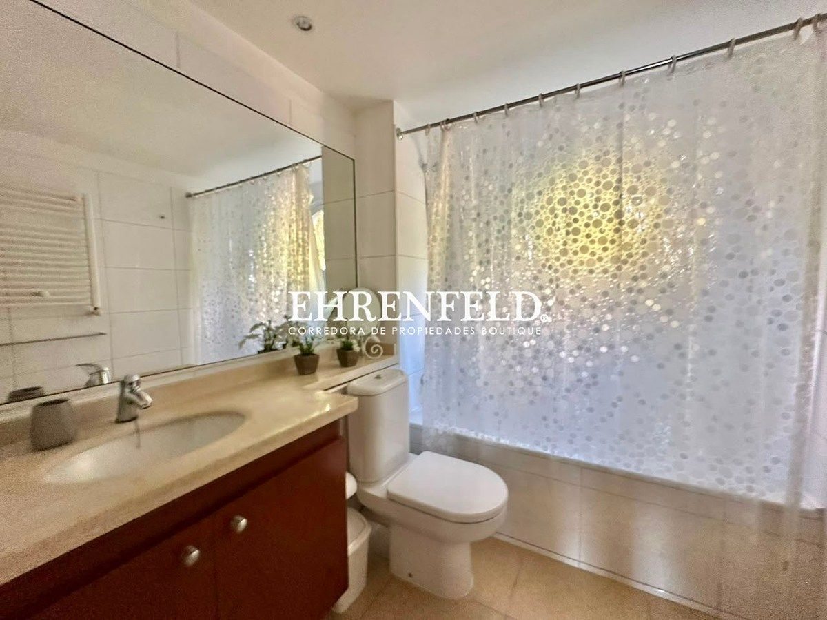 Baño pasillo.