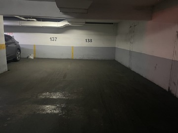 Venta / Estacionamiento / Las Condes