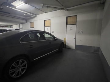 Venta / Estacionamiento / Las Condes