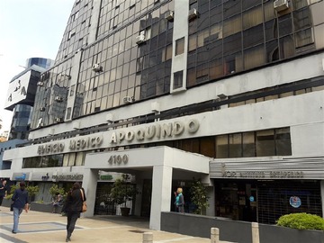 Venta / Estacionamiento / Las Condes