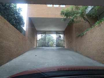 Venta / Estacionamiento / Las Condes