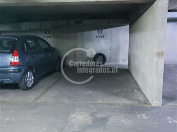 Venta / Estacionamiento / Las Condes