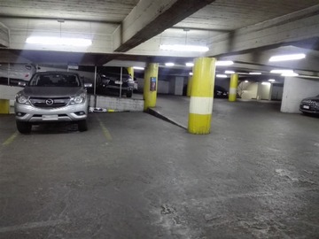 Venta / Estacionamiento / Santiago