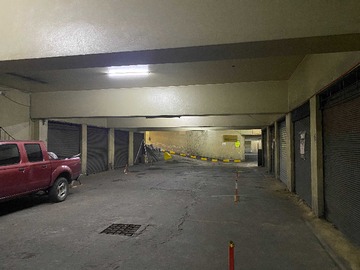 Venta / Estacionamiento / Santiago