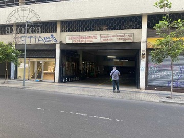 Venta / Estacionamiento / Santiago