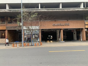 Venta / Estacionamiento / Santiago