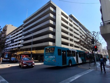 Venta / Estacionamiento / Santiago