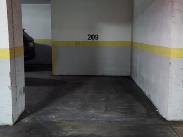 Venta / Estacionamiento / Vitacura