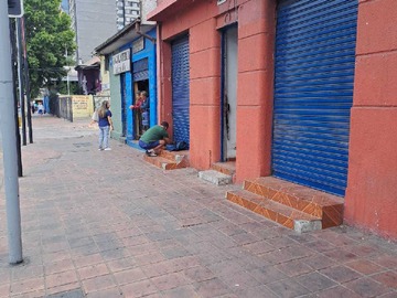 Venta / Local Comercial / Estación Central