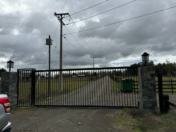 portón de acceso controlado loteo