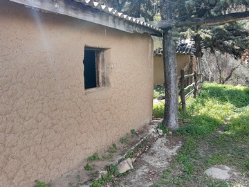 hay 5 casas de adobe que se podrían restaurar