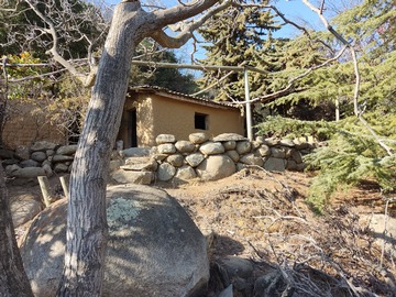 hay 5 casas de adobe que se podrían restaurar