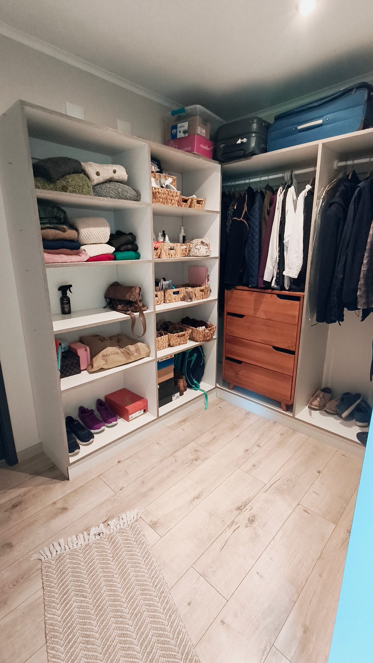 Walking closet