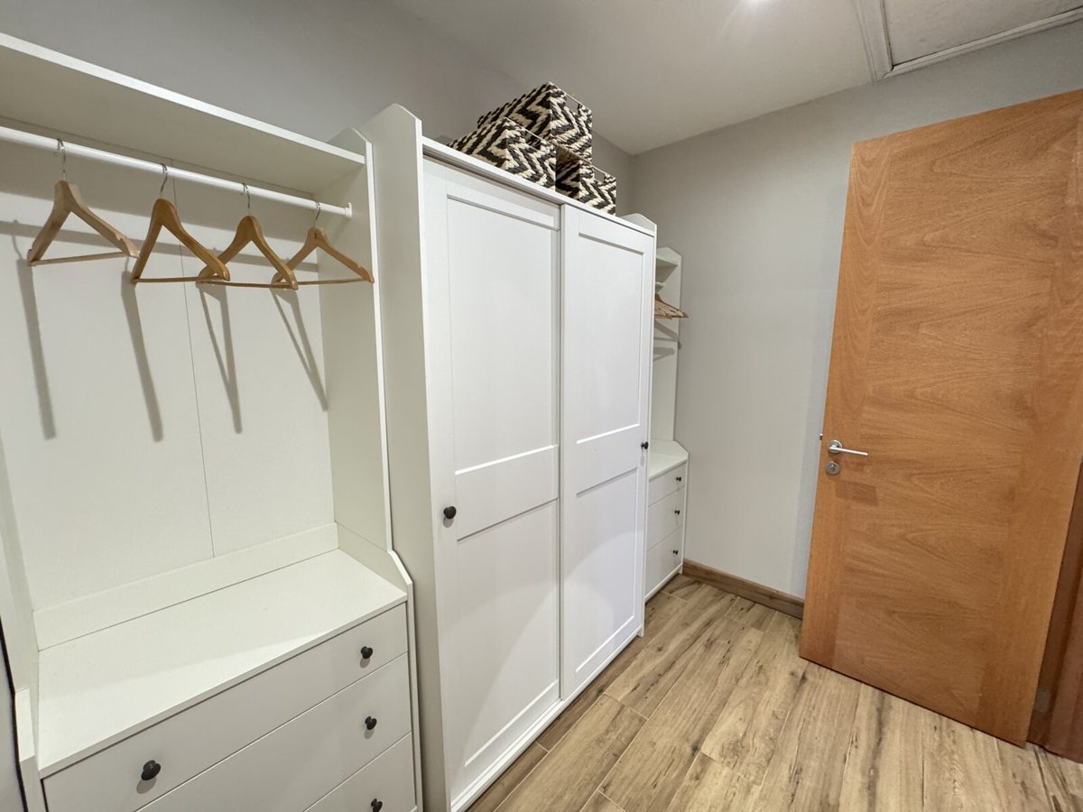 Walking Closet Suite