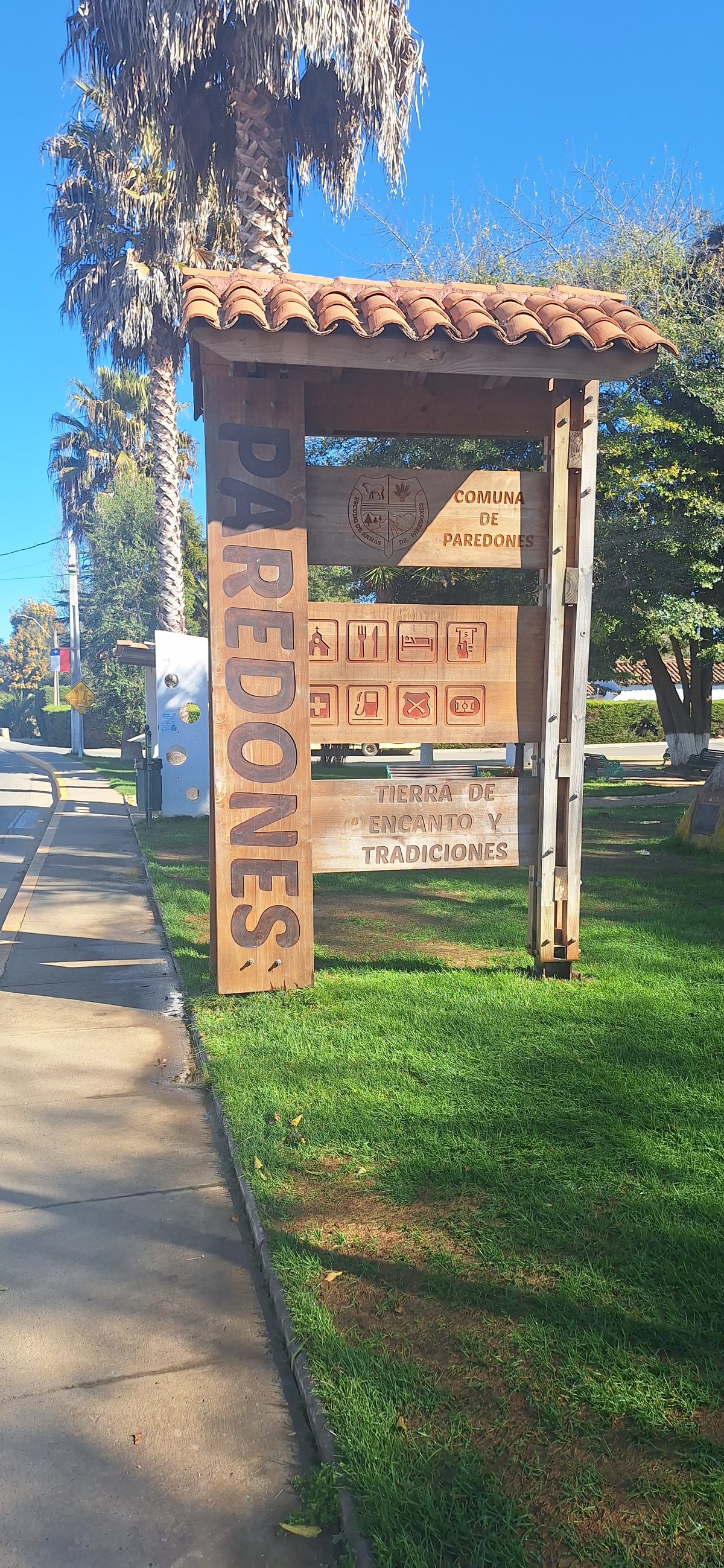 PUEBLO DE PAREDONES
