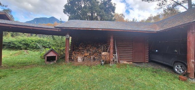 Leñera casa principal