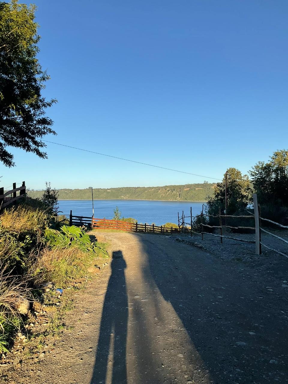 Isla Caucahue al frente
