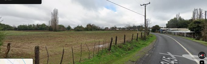 Campo plano y cercado.