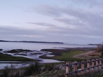 Bahía Linao, a 2 kilómetros del terreno en venta.