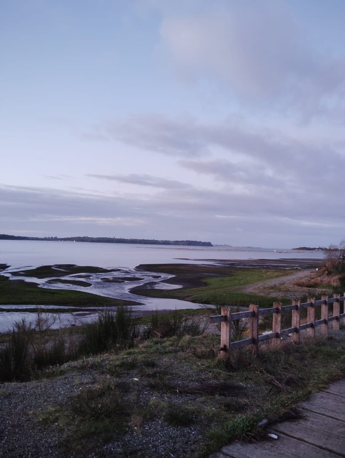 Bahía Linao, a 2 kilómetros del terreno en venta.