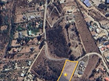 Vista satelital, ubicación en recuadro amarillo.